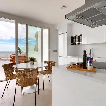 Bayview Hills, Luxury 2 Bedroom 公寓 *
