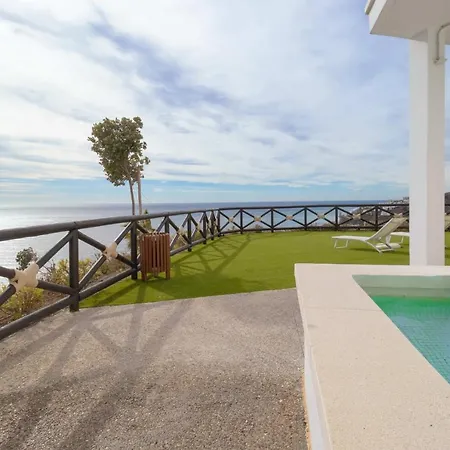 Bayview Hills, Luxury 2 Bedroom *